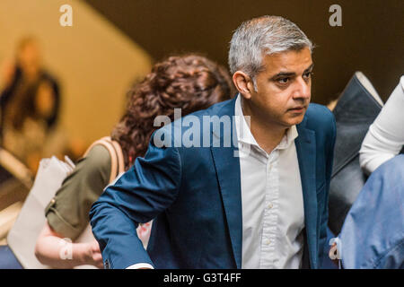 Londres, Royaume-Uni. 14 Juin, 2016. Sadiq Khan - La nouvelle Tate Modern est ouvert au public le vendredi 17 juin. Le nouveau commutateur Chambre bâtiment est conçu par les architectes Herzog & de Meuron, qui a également conçu la conversion initiale de la Bankside Power Station en 2000. Crédit : Guy Bell/Alamy Live News Banque D'Images