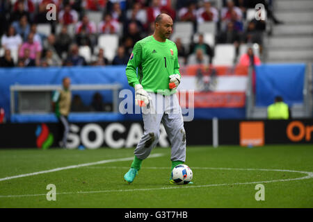 Gabor Kiraly (Hongrie) ; 14 juin 2016 - Football : UEFA Euro France 2016, Groupe F, l'Autriche 0-2 la Hongrie au Nouveau Stade de Bordeaux, Bordeaux, France. Credit : aicfoto/AFLO/Alamy Live News Banque D'Images