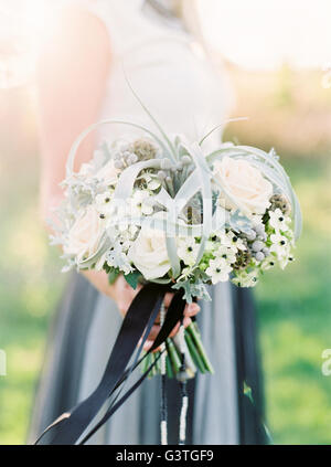 La Suède, près de bouquet de mariage blanc