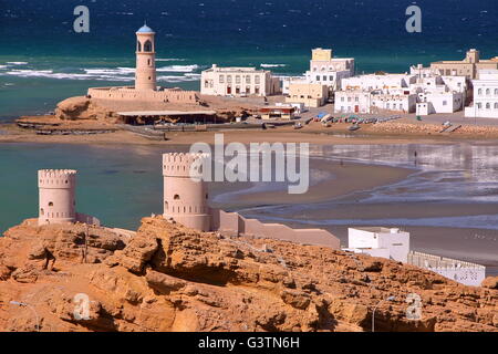 Voir d'Ayjah, Sur, Oman, de guet en premier plan Banque D'Images