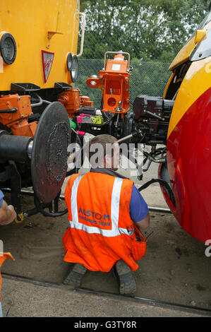 Arrangement de couplage entre une classe de Virgin Trains thunderbird 57 et 390 de la classe. Banque D'Images