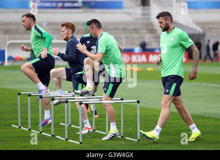 République d'Irlande (de gauche à droite) Richard Keogh, Stephen Quinn, Robbie Keane et Daryl Murphy lors d'une session de formation au stade de Montbauron, Versailles. Banque D'Images