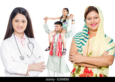 4 personnes fille famille girl smiling standing unité médicale de santé villageois Banque D'Images