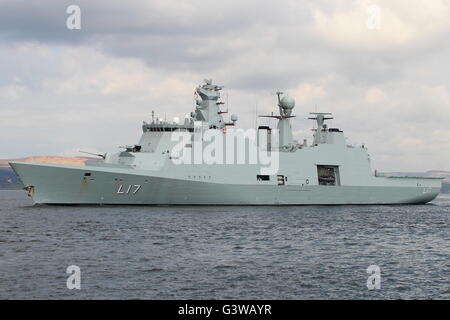 KDM Esbern Snare (L17), une classe d'Absalon/support commande navire de la marine danoise, au début de l'exercice Joint Warrior 161 Banque D'Images