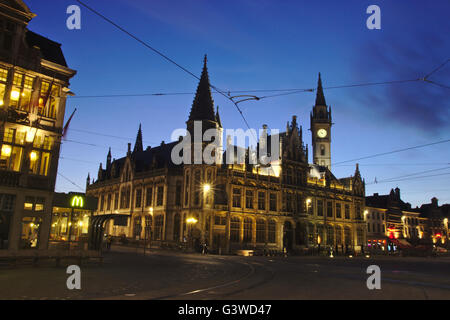 Gand, Korenmarkt, soir heure bleue, Belgique Banque D'Images