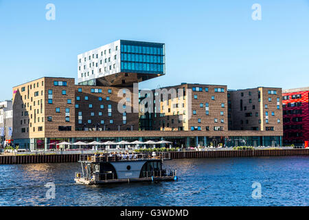 La construction de l'Hôtel nhow Berlin, dans la rivière Spree, Friedrichshain, Allemagne Banque D'Images