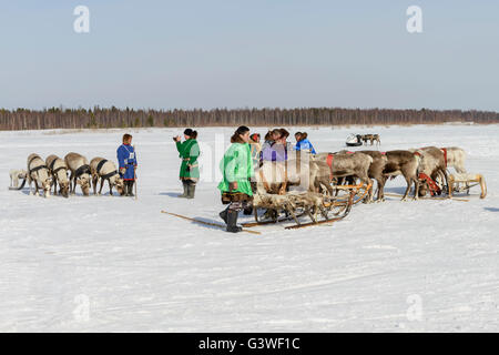 Les éleveurs de rennes de la journée dans la péninsule de Yamal, Nenets fête nationale Banque D'Images