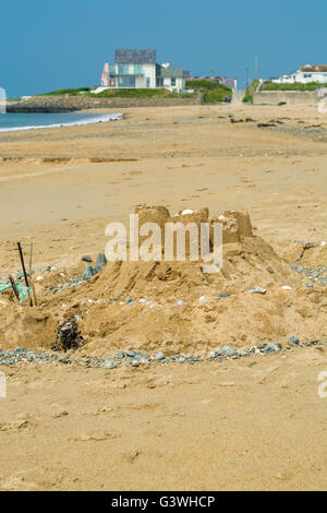 Château de sable sur une plage, Anglesey, Rhosneigr Banque D'Images