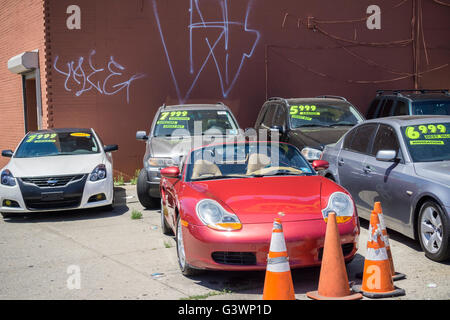 Un négociant en voiture à la Woodside près de Queens à New York le mardi, 14 juin, 2016. ( © Richard B. Levine) Banque D'Images