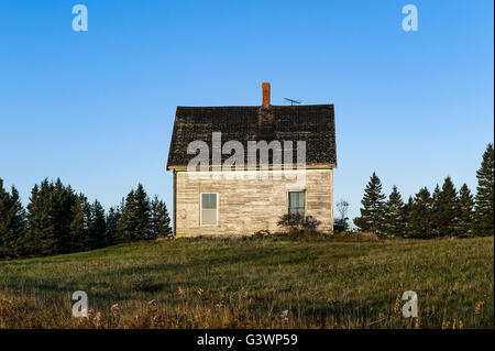 Maison abandonnée en mauvais état, Maine, USA Banque D'Images