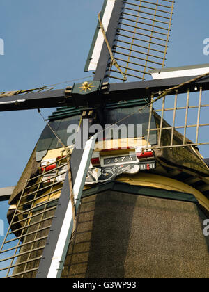 La célèbre Delphine/Oostzijdse De Molen moulin sur la rivière, près de Gein Abcoude, Utrecht, Pays-Bas. Les peintures de cette wi Banque D'Images