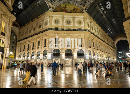 Italie, Milan, la Galleria Vittorio Emanuele II, construit par Giuseppe Mengoni entre 1865 et 1877 Banque D'Images