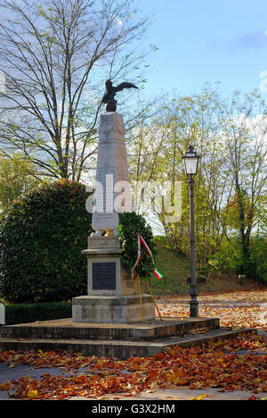 Milan, Lombardie, Italie. Le monument aux morts de la Première Guerre mondiale. Banque D'Images