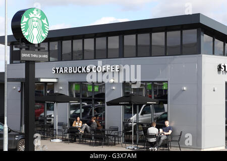 Drive Thru Starbucks coffee shop Banque D'Images