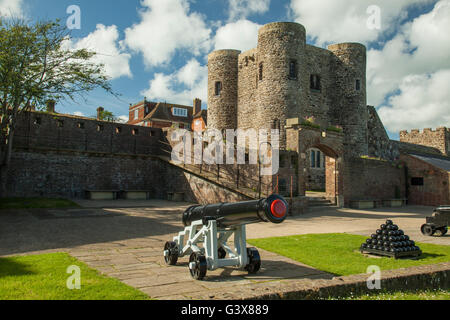 Après-midi de printemps sur à Ypres Tower à Rye, East Sussex, Angleterre. Banque D'Images