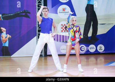 Demi-finales du Masters Rock n Roll classe principale de Zagreb, Croatie. Performance de danser libre à partir de la Fédération de Russie. Banque D'Images