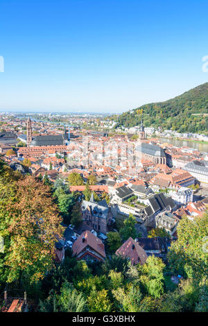 Vue du jardin du château d'Stückgarten sur la vieille ville, l'église des Jésuites et de l'Esprit Saint et l'Église, l'Allemagne, l'Baden-Württemb Neckar Banque D'Images