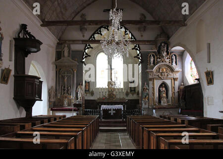 La nef de l'église Saint-Gervais-Saint-Protais de couture-sur-Loir (France). Banque D'Images