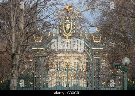 La porte de l'Elysée à Paris (France). Banque D'Images