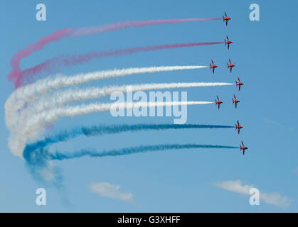 L'équipe de voltige aérienne de la Royal Air Force - Les flèches rouges afficher au Royal International Air Tattoo 2015 Banque D'Images