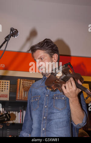 Rome, Italie. 15 Juin, 2016. performance live de l'italien ' ' après heures de groupe de rock pour la présentation de leur dernier CD : FOLFIRI FOLFOX ou Crédit : Manuel Bianconi/Alamy Live News Banque D'Images