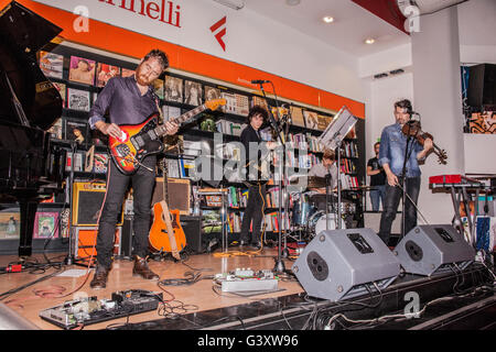 Rome, Italie. 15 Juin, 2016. performance live de l'italien ' ' après heures de groupe de rock pour la présentation de leur dernier CD : FOLFIRI FOLFOX ou Crédit : Manuel Bianconi/Alamy Live News Banque D'Images