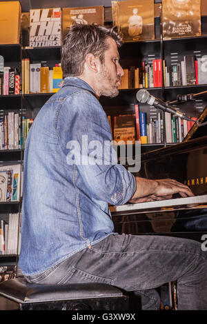 Rome, Italie. 15 Juin, 2016. performance live de l'italien ' ' après heures de groupe de rock pour la présentation de leur dernier CD : FOLFIRI FOLFOX ou Crédit : Manuel Bianconi/Alamy Live News Banque D'Images