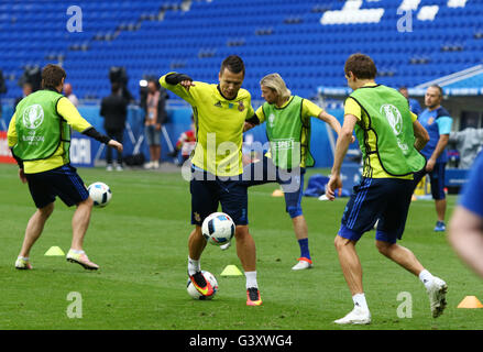 Lyon, France. 15 Juin, 2016. Ouvrir session de formation de l'Ukraine avant de l'Équipe Nationale de Football UEFA EURO 2016 match contre N.Ireland. Stade de Lyon, Lyon, France. Crédit : Oleksandr Prykhodko/Alamy Live News Banque D'Images