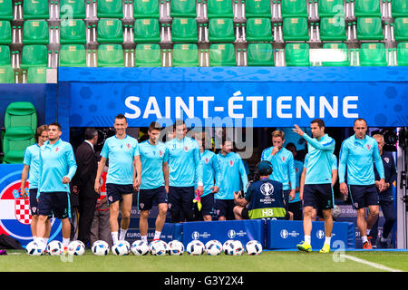 Saint Etienne, France. 16 Juin, 2016. L'équipe de la Croatie participe à une session de formation à Saint Etienne, France, le 16 juin 2016. La Croatie devra faire face à la République tchèque dans un groupe d'Euro 2016 match de foot à Paris le vendredi 17 juin, 2016. © David/Tanecek CTK Photo/Alamy Live News Banque D'Images