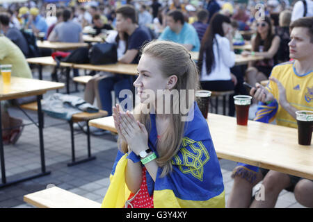 Kiev, Ukraine. 16 Juin, 2016. Zones de ventilateur en Ukraine à l'occasion de l'Euro de football 2016 : Crédit Nazar Furyk/ZUMA/Alamy Fil Live News Banque D'Images