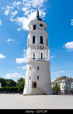 Tour du beffroi de la cathédrale de Vilnius, Lituanie Banque D'Images