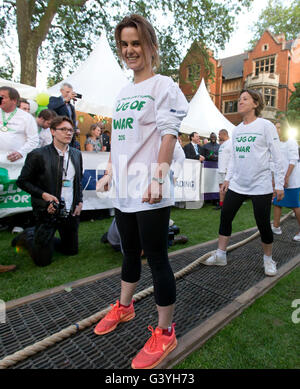 Photo inédits en date du 06/06/16 du travail MP Jo Cox, qui a été tourné en Birstall près de Leeds, un témoin oculaire a dit. ... Jo Cox tournage ... 06-06-2016 ... Londres ... UK ... Crédit photo doit se lire : Yui Mok/PA Wire. Référence n° 26627840 UNIQUE ... Date de publication : Jeudi 16 juin 2016. Voir l'ACTIVITÉ DE POLICE story MP. Crédit photo doit se lire : Yui Mok/PA Wire Banque D'Images