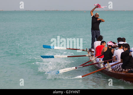 Compétition d'aviron à Senyar, Katara Cultural Village, Doha. Banque D'Images