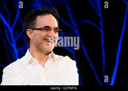 Noel Fitzpatrick, Irish world-class de neuro-orthopédie spécialiste vétérinaire. Personnalité de la télévision, parlant au Hay Festival, le samedi 28 mai 2016 Banque D'Images