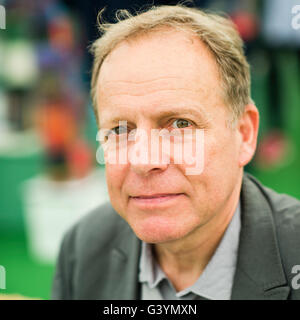 James Shapiro, James S. Shapiro est professeur d'anglais et de littérature comparée à l'université de Columbia et de l'autorité de renommée mondiale sur Shakespeare et la période moderne. Auteur de '1606 - Shakespeare et l'année de Lear' Le Hay Festival, le samedi 28 mai 2016 www.artswebwales.com Keith@artx.co.uk ©keith morris 07710 285968 01970 611106 Banque D'Images