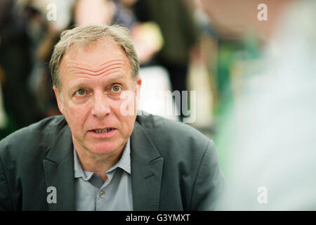 James Shapiro, James S. Shapiro est professeur d'anglais et de littérature comparée à l'université de Columbia et de l'autorité de renommée mondiale sur Shakespeare et la période moderne. Auteur de '1606 - Shakespeare et l'année de Lear' Le Hay Festival, le samedi 28 mai 2016 www.artswebwales.com Keith@artx.co.uk ©keith morris 07710 285968 01970 611106 Banque D'Images