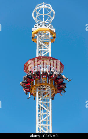 'Hair Raiser' drop ride tour de chute libre, le Luna Park Sydney, Milsons Point, Sydney, New South Wales, Australia Banque D'Images