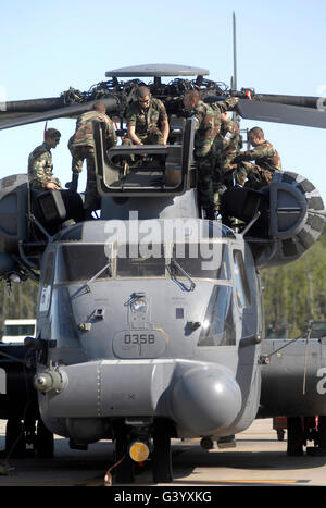 Aviateurs, dispenser une formation sur le MH-53 Pave Low. Banque D'Images