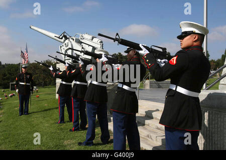 Pratiques marines mouvements de drill pour les funérailles. Banque D'Images