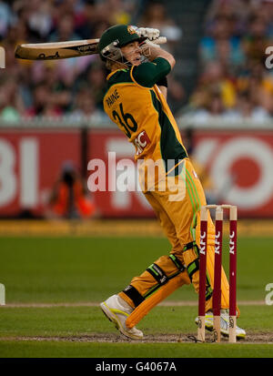 Cricket - deuxième Twenty20 International - Australie / Angleterre - Melbourne Cricket Ground.Tim Paine en Australie se batte lors du deuxième match international de Twenty20 au MCG, à Melbourne. Banque D'Images