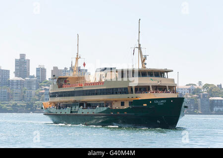 Sydney Ferries 'navire' Collaroy arrivant à Circular Quay, Sydney Harbour, Sydney, New South Wales, Australia Banque D'Images