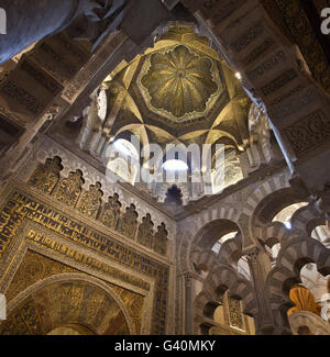 Le mihrab et le Maksoera dome, La Cathédrale-Mosquée de Cordoue, la Mezquita, vue de l'intérieur, Cordoue, Andalousie, Espagne, Europe Banque D'Images