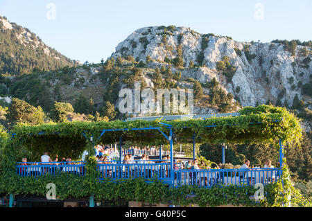 Oromedon Taverna in hillside village de Zia, Kos (Cos), du Dodécanèse, Grèce, région sud de la Mer Egée Banque D'Images