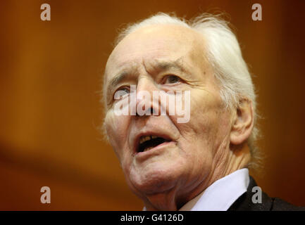 Tony Benn prend la parole lors d'une réunion de la campagne de solidarité palestinienne, à Conway Hall, Holborn, Londres. Banque D'Images