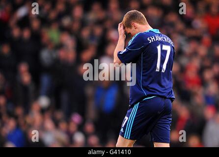 Ryan Shawcross, de stoke City, semble abattu lorsqu'il quitte le Un pas en suivant une carte rouge pour une faute sur Fulham Clint Dempsey Banque D'Images