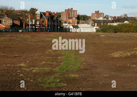 Vue générale sur le site de l'ancienne demeure du Stoke City football Club, le Victoria Ground. Utilisé par le club de 1878 à 1997 quand le club a déménagé au stade actuel Britannia. La région n'est pas utilisée, sauf comme voie de circulation pour les résidents locaux Banque D'Images