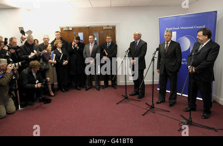 Brian Cowen parle de leadership Banque D'Images