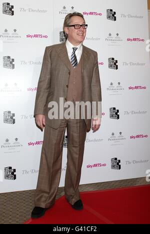 South Bank Sky Arts Awards - Londres.Vic Reeves arrivant pour les South Bank Sky Arts Awards au Dorchester Hotel, Londres. Banque D'Images