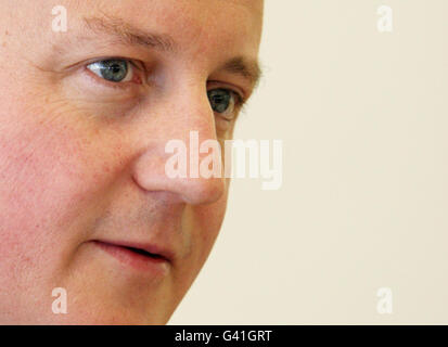 Le Premier ministre David Cameron lors de sa visite au Centre de vie de Newcastle. Banque D'Images