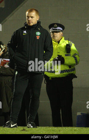 Soccer - Clydesdale Bank Scottish Premier League - Hamilton Academical / Celtic - New Douglas Park. Directeur celtique Neil Lennon (à gauche) Banque D'Images